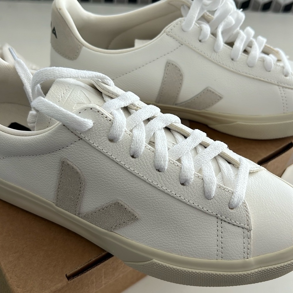 Veja Campo Chromefree Leather (New, in box)